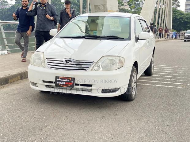Toyota Corolla 2002 White