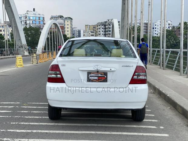 Toyota Corolla 2002 White