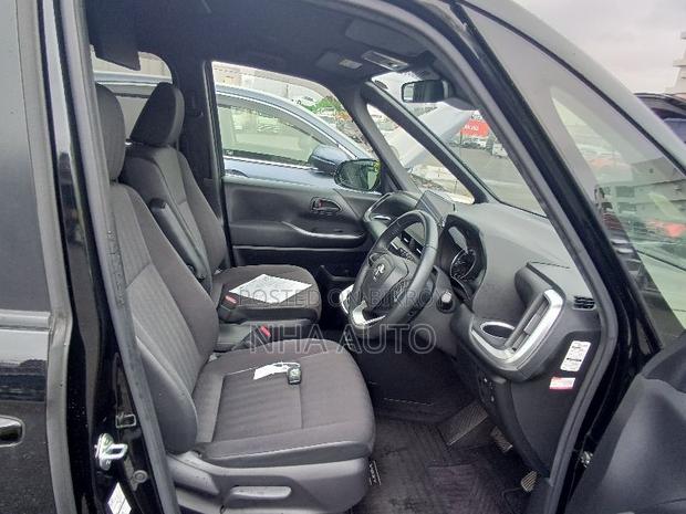 Toyota Voxy 2022 Black