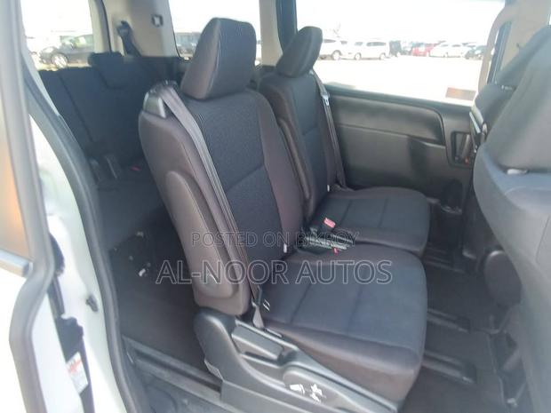 Toyota Noah 1.8 FWD Hybrid (7 Seater) 2021 Pearl