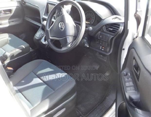 Toyota Noah 2.0 FWD (8 Seater) 2021 Pearl