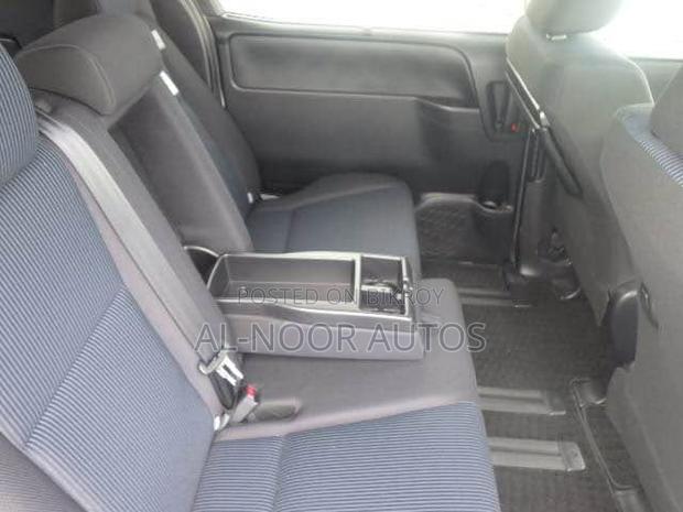 Toyota Noah 2.0 FWD (8 Seater) 2021 Pearl