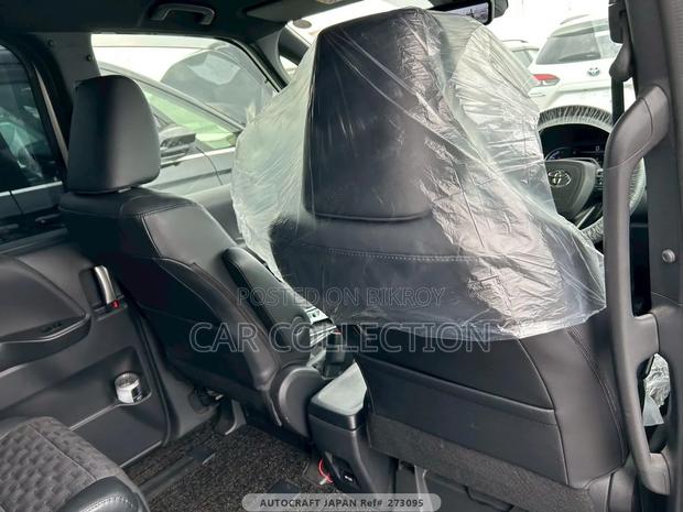Toyota Voxy Hybrid S-Z 2WD 7-Seater 2023 Pearl