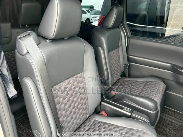 Toyota Voxy Hybrid S-Z 2WD 7-Seater 2023 Pearl
