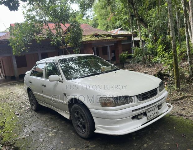 Toyota Corolla Automatic 1995 White