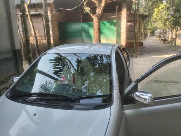 Toyota Platz 2001 Silver
