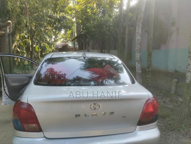 Toyota Platz 2001 Silver