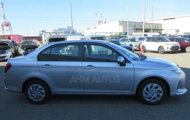 Toyota Axio 2021 Silver