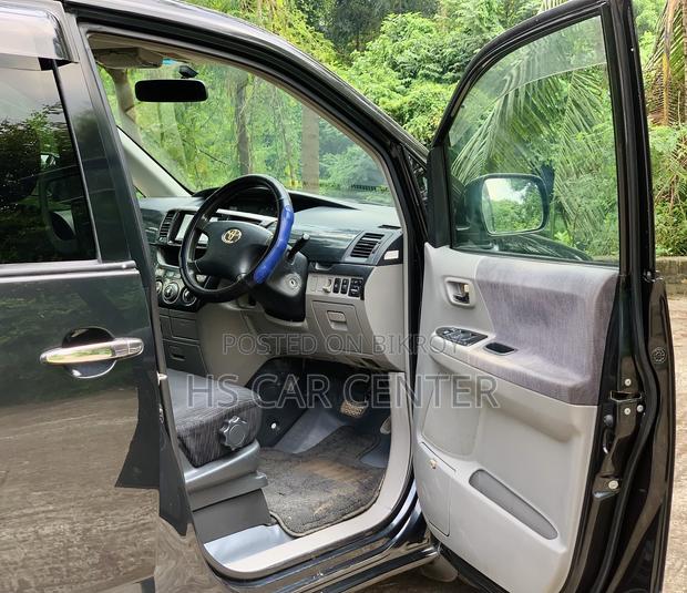 Toyota Noah 2.0 FWD (8 Seater) 2004 Black
