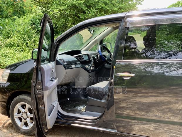 Toyota Noah 2.0 FWD (8 Seater) 2004 Black