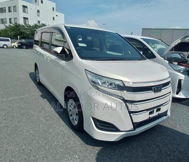 Toyota Noah 2.0 FWD (8 Seater) 2021 Pearl