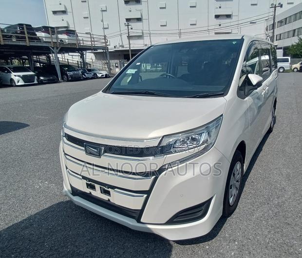 Toyota Noah 2.0 FWD (8 Seater) 2021 Pearl