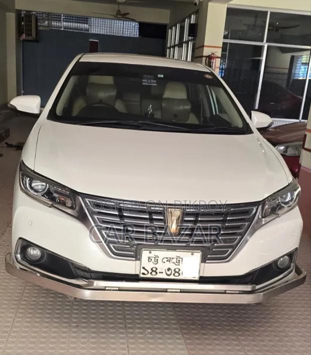 Toyota Premio 1.5 FWD 2019 Pearl
