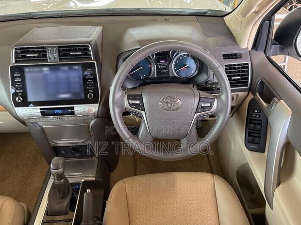 Toyota Land Cruiser Prado 2023 Pearl