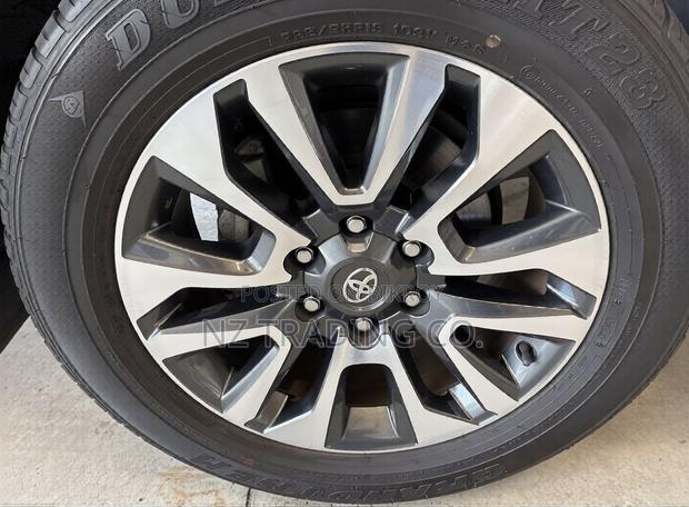 Toyota Land Cruiser Prado 2023 Pearl