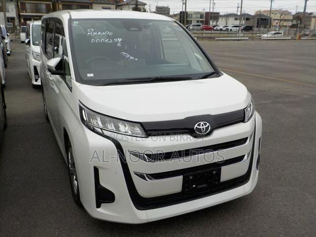 Toyota Noah 2022 Pearl