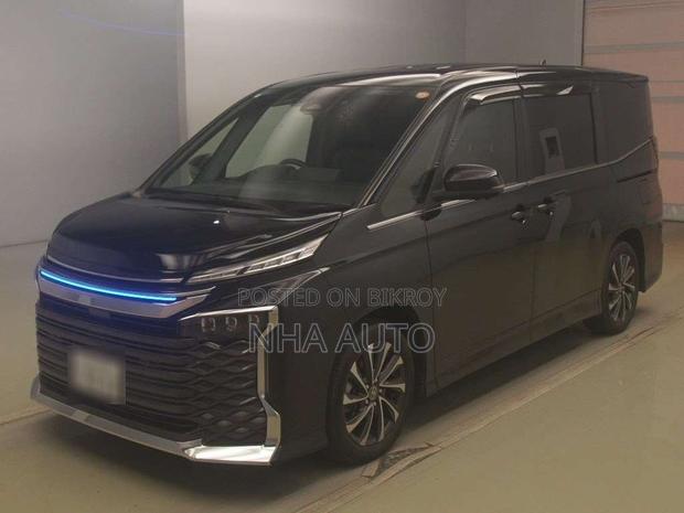 Toyota Voxy 2022 Black
