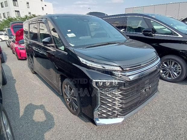 Toyota Voxy 2022 Black