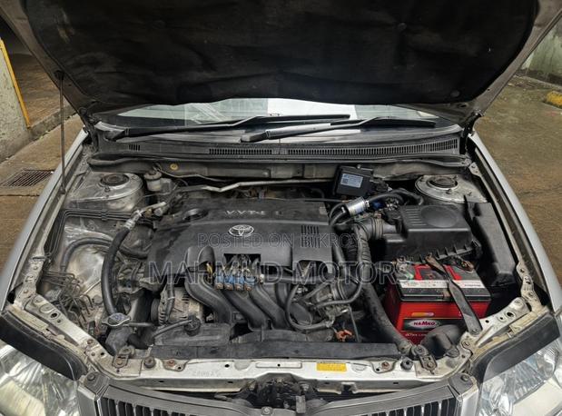 Toyota Corolla Sedan 2005 Silver