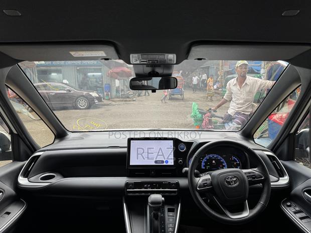 Toyota Voxy Hybrid S-Z 2WD 7-Seater 2023 Pearl