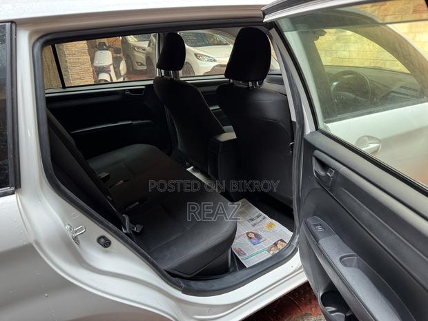 Toyota Corolla Fielder 1.5 Hybrid FWD 2021 White