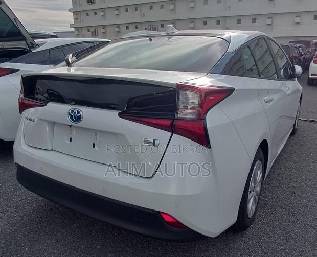 Toyota Prius 2021 Pearl