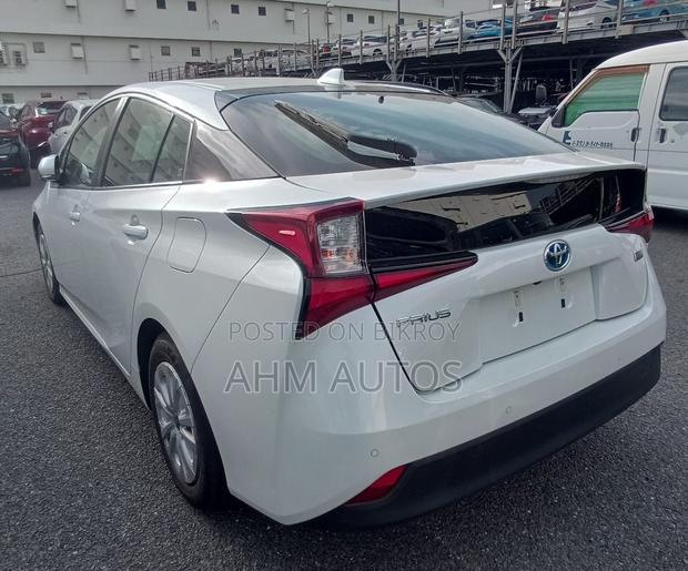 Toyota Prius 2021 Pearl