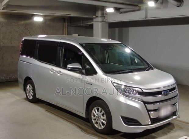 Toyota Noah 1.8 FWD Hybrid (7 seater) 2021 Silver