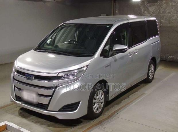 Toyota Noah 1.8 FWD Hybrid (7 seater) 2021 Silver