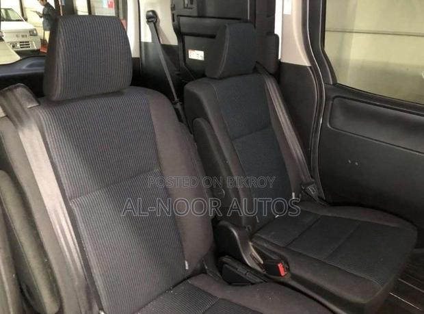 Toyota Noah 1.8 FWD Hybrid (7 seater) 2021 Silver