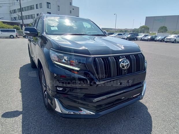 Toyota Land Cruiser Prado 2022 Black