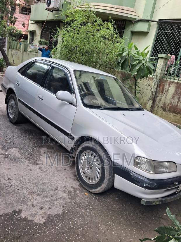 Toyota Corolla Sedan 1997 White
