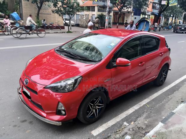 Toyota Aqua 2012 Red