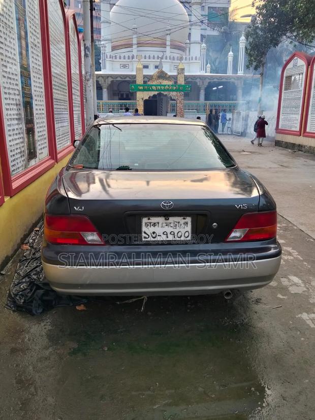 Toyota Vista 1998 Black