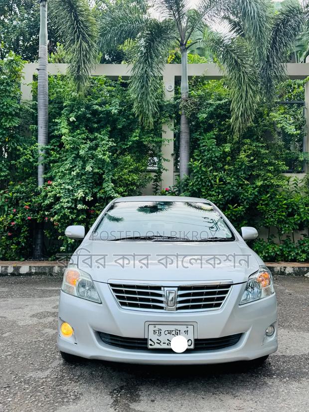 Toyota Premio 2012 Silver