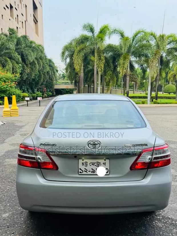Toyota Premio 2012 Silver