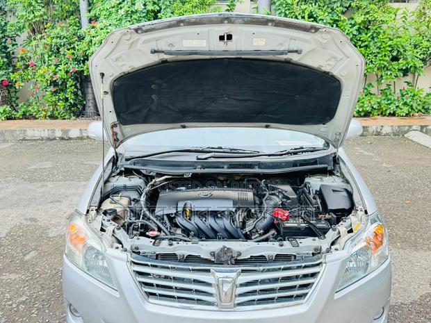 Toyota Premio 2012 Silver