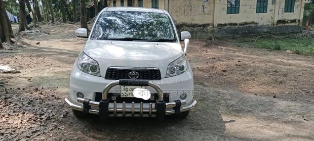 Toyota Rush 2010 White