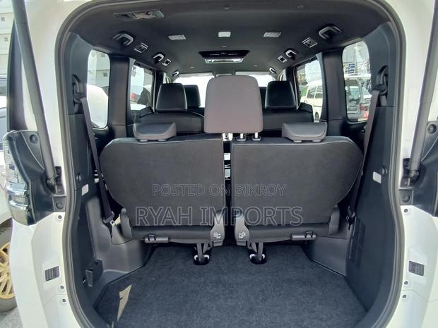 Toyota Voxy S-Z 2WD 7-Seater 2024 Pearl