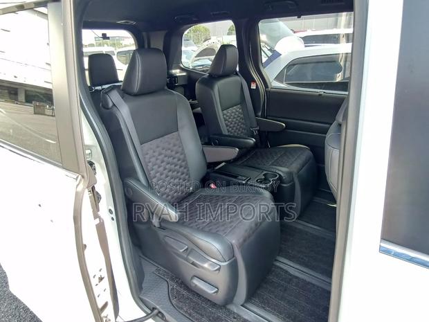 Toyota Voxy S-Z 2WD 7-Seater 2024 Pearl