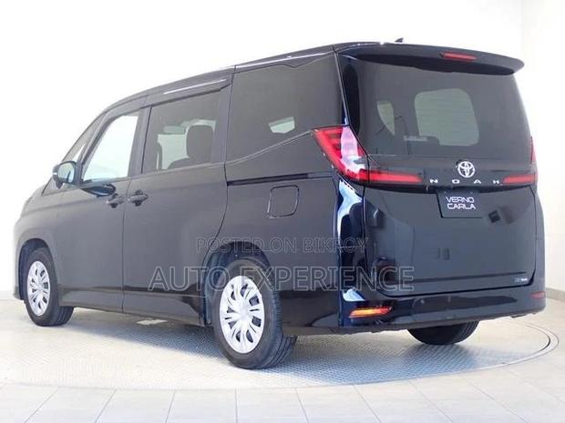 Toyota Noah 2022 Black