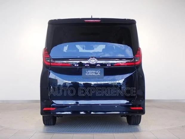 Toyota Noah 2022 Black