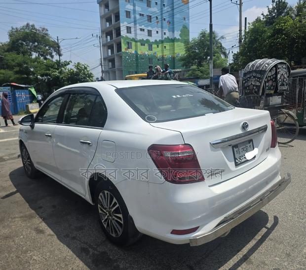 Toyota Axio 2017 Pearl