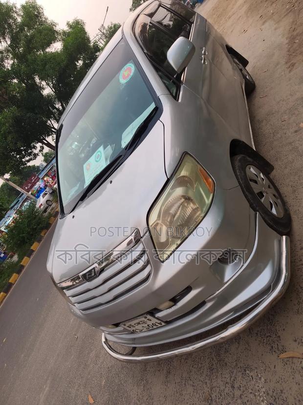 Toyota Noah 2002 Silver