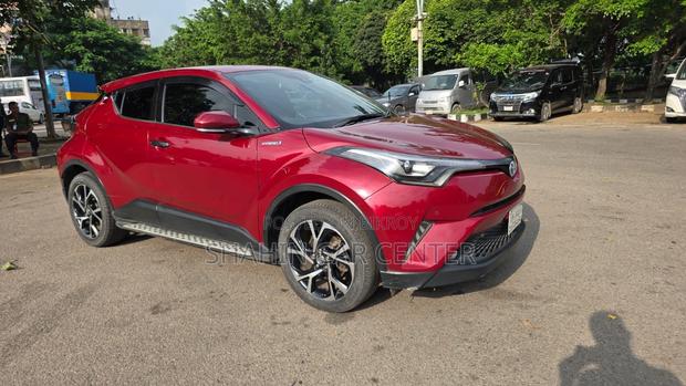 Toyota C-HR 2017 Maroon