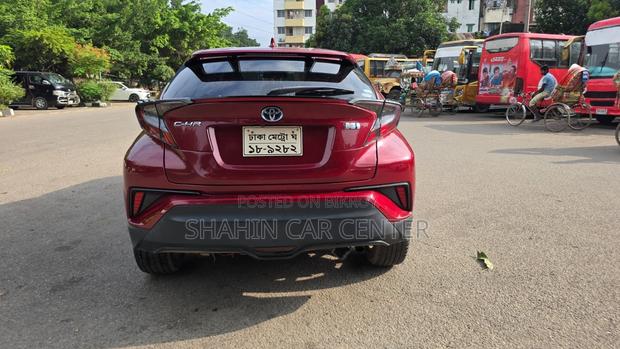 Toyota C-HR 2017 Maroon