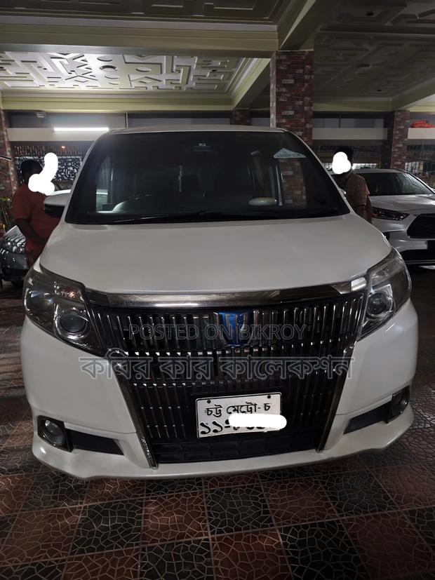 Toyota Esquire 2016 Pearl