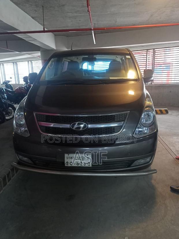 Hyundai H200 2012 Gray