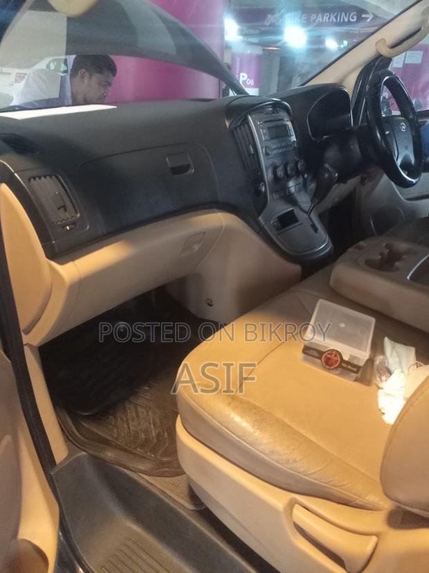 Hyundai H200 2012 Gray