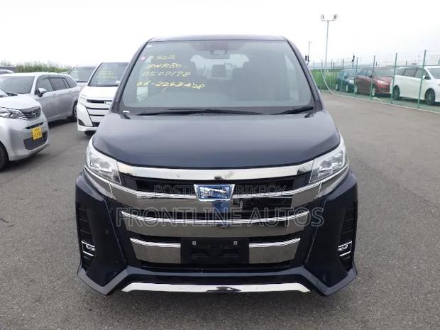 Toyota Noah 2021 Blue